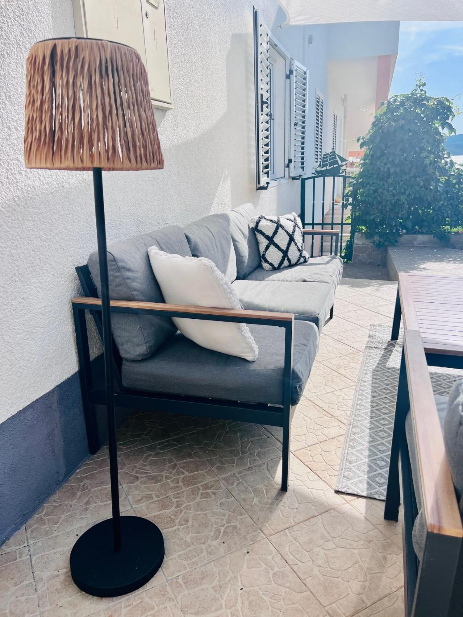 Apartmani-Okrug Gornji-Ciovo 特罗吉尔 外观 照片
